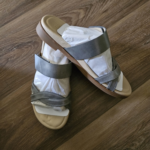 ABEO New in Box Pewter Sandals - Picture 1 of 5